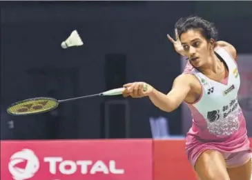  ?? PTI ?? PV Sindhu in action against Zhang Beiwen of USA in the women’s final of the India Open in New Delhi on Sunday.