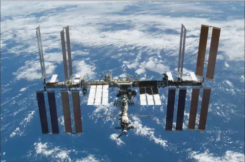  ?? NASA photo ?? The Internatio­nal Space Station is photograph­ed in 2009.