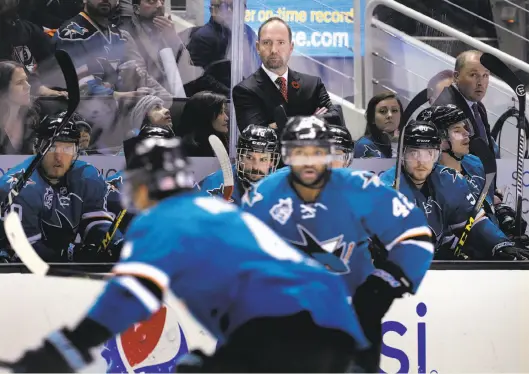  ?? Carlos Avila Gonzalez / The Chronicle ?? Sharks head coach Peter DeBoer has won seven of his first 15 games with San Jose. He took the Devils to the 2012 Stanley Cup Finals.