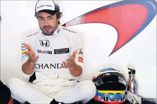  ??  ?? PROTAGONIS­TA. Fernando Alonso está en boca de todos desde que hace una semana Nico Rosberg anunció su adiós a la Fórmula 1.