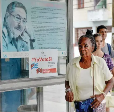  ?? Foto: AFP/Yamil Lage ?? #YoVotoSí: Die meisten Kubaner folgten dieser Losung und gaben der neuen Verfassung ihre Zustimmung.