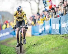  ?? | PHOTO : AFP ?? Mathieu Van der Poel ou Wout Van Aert : lequel sera à nouveau sacré chamion du monde ?