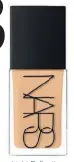  ?? ?? Light Reflecting Foundation en Sahel de NARS
(48 €).