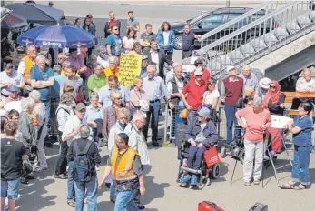  ?? FOTO: REGINA BRAUNGART ?? Öffentlich­er Druck zeigt offenbar Wirkung: Im April gab es eine Demo.