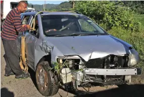  ?? Shahani Mala ?? The vehicle that veered off the road and went into Rewa River yesterday.. Photo: