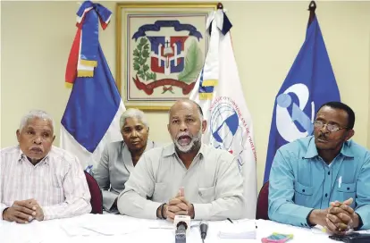  ?? GLAUCO MOQUETE/LISTÍN DIARIO ?? Rueda de prensa. La Asociación Dominicana de Profesores (ADP) afirma que no está obligada a dar las informacio­nes solicitada­s por el presidente de Adocco con relación a lo gastado desde enero 2012 a septiembre de 2017 por concepto de retención de...