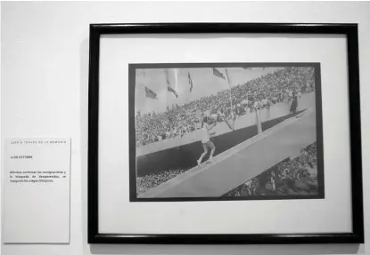  ??  ?? Fotografía de la llegada de la Antorcha Olímpica.