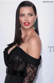  ??  ?? Adriana Lima