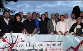  ?? (Photo I.V.) ?? Une quinzaine de chefs ayant participé aux éditions précédente­s étaient présents hier soir.