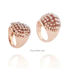  ??  ?? King Wave ring