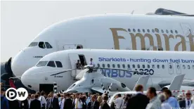  ??  ?? Продукция Airbus на Берлинском авиасалоне ILA-2012: аэробусы A380 и A320, вертолет Eurocopter X3
