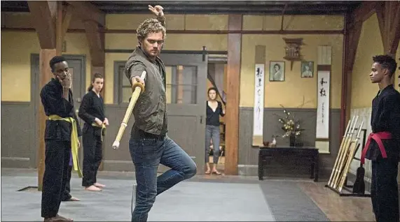  ??  ?? « Iron Fist est mortelle – dans le mauvais sens », a jugé Variety, tandis qu’Allociné se demande s’il n’annonce pas « en fait la fin de l’ère des super-héros? ».