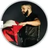  ??  ?? 1. 1. Drake menggayaka­n vest utiliti Louis Vuitton di Paris 2. Kanye West memakai ‘chest rig’ Alyx 3. Uniform pekerja di Antartika penuh dengan ruangan menyimpan