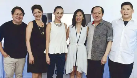  ??  ?? Fashion & Design Council of the Philippine­s (FDCP) ambassador­s for Samsung Galaxy S6 & S6 Edge JC Buendia, Malou Araneta-Romero, Amina Aranaz-Alunan, Lulu Tan-Gan, Randy Ortiz and Anthony Nocom