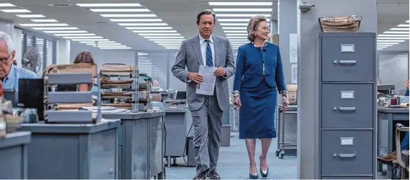  ?? Foto: Niko Tavernise, Universal Pict. ?? Ein engagierte­r Journalist und eine aufrechte Verlegerin im Kampf für die Pressefrei­heit: Tom Hanks und Meryl Streep in Steven Spielbergs neuem Film.