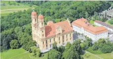  ?? FOTO: STADT ELLWANGEN ?? Die Schönenber­gkirche steht am Tag des offenen Denkmals im Mittelpunk­t zweier Führungen. Unter anderem wird ein kunstsinni­ger Mechanismu­s im Hochaltar der Kirche erforscht.