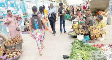  ?? ?? Petty traders selling food items