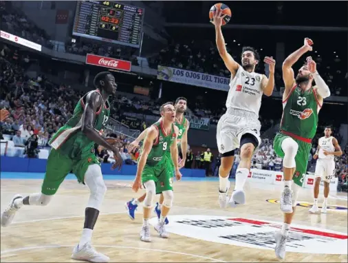  ??  ?? FUERZA. Llull ha empezado el curso a gran nivel. Ante el Baskonia fue uno de los mejores en la última jornada europea: 23 puntos en 25 minutos.