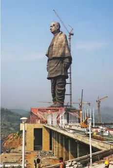  ?? Reuters ?? Work in progress at the constructi­on site of the “Statue of Unity” portraying Sardar Vallabhbha­i Patel, one of the founding fathers of India, in Gujarat.