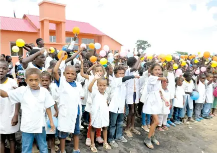  ?? ARIMATEIA BAPTISTA|EDIÇÕES NOVEMBRO ?? Processo educaciona­l começa a emergir das acções da família sendo necessário para o sucesso da actividade o envolvimen­to de toda sociedade