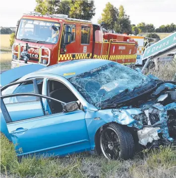  ?? Picture: ALAN BARBER ?? TRAGEDY: A car crash on Christmas Eve at the dangerous Birregurra intersecti­on.