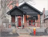  ?? CATHIE COWARD THE HAMILTON SPECTATOR ?? On the porch, room for more tables during patio season.