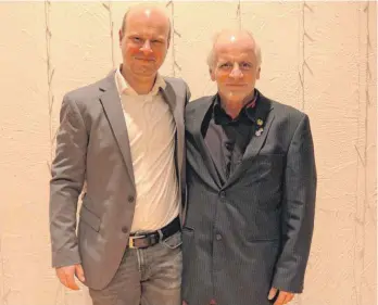  ?? FOTO: LEA FUCHS ?? Der neue und der alte Obmann: Andreas Winter (links) und Josef Schneider.