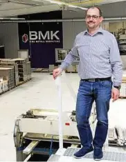  ??  ?? Geschäftsf­ührer Marko Birk im neuen Hallenanba­u, der die Produktion­sfläche auf  Quadratmet­er erweitert.