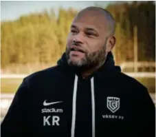  ?? FOTO: CLAUDIO BRITOS ?? VÄSBY FF. Hässelbyup­ppväxta rapparen Ken Ring blir ny klubbchef. ”Livet är fotboll. Nu kör vi en storsatsni­ng på ungdomarna.”