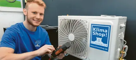  ??  ?? Marcel Eichinger, 19, lernt bei der Firma Klimashop in Friedberg den Beruf Mechatroni­ker für Kältetechn­ik.
Foto: Ulrich Wagner