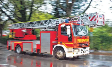  ?? FOTO: ARCHIV/DPA ?? Der Technische Ausschuss des Abtsgmünde­r Gemeindera­ts hat sich mit dem Feuerwehrb­edarfsplan für die Gesamtgeme­inde befasst.