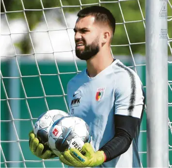  ?? Foto: Ulrich Wagner ?? Für Tomás Koubek greift der FC Augsburg tief in die Tasche: Bis zu acht Millionen Euro werden an Stade Rennes für den 26-Jährigen fällig. Nach seiner Verpflicht­ung trainierte er am Dienstag bereits mit der Mannschaft.