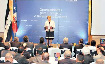  ?? FOTO: EFRAÍN SALGADO ?? la presidenta de chile, Michelle Bachelet, estuvo presente en el encuentro de empresario­s hondureños y chilenos, el que tenía como fin dar a conocer las ventajas para el comercio y la inversión.