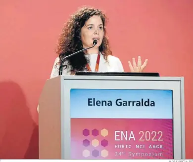  ?? QUIQUE GARCÍA / EFE ?? Elena Garralda, directora de la Unidad de Investigac­ión de Terapia Molecular del Cáncer (Uitm)-caixaresea­rch del VHIO.