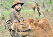  ??  ?? Of moos and men: John Magaro and ‘Evie’ in First Cow