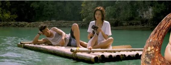  ?? ?? Director Paul Soriano’s ‘Siargao’ stars Jericho Rosales (left) and Erich Gonzales