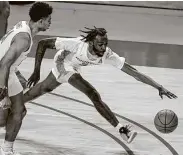  ?? Jon Shapley / Staff photograph­er ?? DeJon Jarreau returned to UH after he tested the NBA draft waters and got underwhelm­ing feedback.