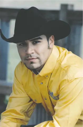  ?? ?? Country musician Shane Yellowbird, known for his impressive voice and big smile, died Monday at age 42.