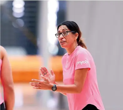  ?? GETTY ?? Coach Noeline Taurua, right, will oversee national selection trials from June 20-23 in Wellington.