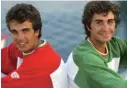  ?? ?? Enrico Chieffi (a destra) con il fratello Tommaso posa per il Giornale della Vela. Era il 1985: dopo il quinto posto olimpico a Los Angeles nell’84, i due vinsero il mondiale 470.