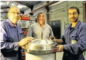  ??  ?? La société Royer fabrique, entre autres, des cuves (au centre, Régis Bouré, le directeur)