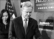  ?? SHAWN THEW/EPA ?? Jim Webb, with his wife, Hong Le Webb, dropped out of the Democratic race for president Tuesday.