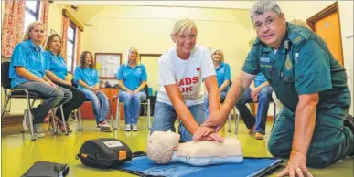  ?? Picture: Matthew Walker FM3993814 ?? Training session with David Evans of SE Coast Ambulance Service at Teston and Wateringbu­ry Nursery Group