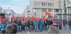 ?? FOTO: OH ?? Beim Motorenbau­er MTU aus Friedrichs­hafen beteiligte­n sich am Donnerstag rund 1400 Beschäftig­te an Warnstreik­s.