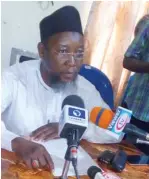  ??  ?? Vice Chancellor, Muhammad Abdullazee­z of the Abubakar Tafawa Balewa University briefs journalist­s over the collapsed bridge incident at the institutio­n, in Bauchi yesterday