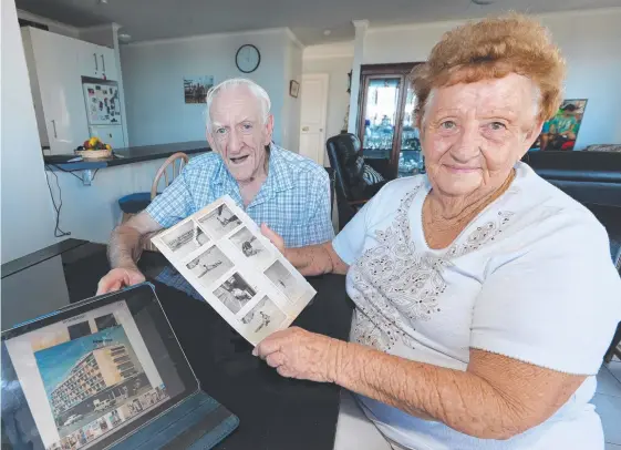  ?? Picture: MIKE BATTERHAM ?? John and Wilma Price are seeking help in finding their photo of the Lennons Hotel (below) after it was lost in a clear-out.