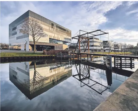  ?? FOTO: MARKUS VAN OFFERN ?? Die Hochschule Rhein Waal in Kleve hat auch einige Studienang­eote.