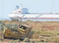  ??  ?? Una escena cotidiana en los puertos argentinos.