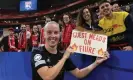  ?? David Price/Arsenal FC/Getty Images ?? Beth Mead with Arsenal’s contingent of travelling fans after the game. Photograph: