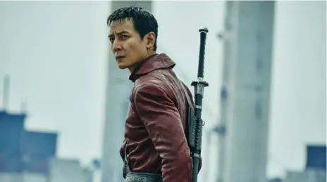  ?? JAMES MINCHIN III/AMC ?? Martial-arts pro Daniel Wu, who stars as Sunny in Into the Badlands, would make a great Indiana Jones if the aging Harrison Ford passes on the whip.